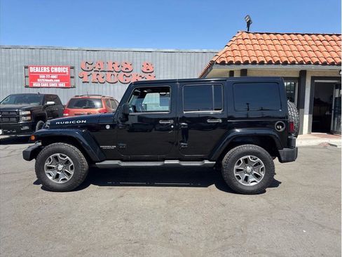 Used 2014 Jeep Wrangler Unlimited Rubicon w/ Connectivity Group AWD/4WD image 18
