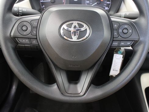 Used 2025 Toyota Corolla LE FWD image 21