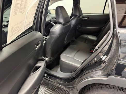Used 2024 Toyota Corolla Cross XLE image 15