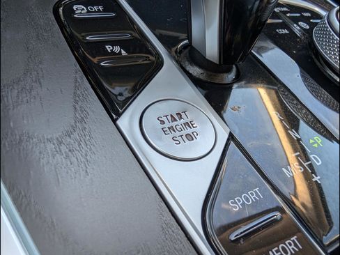 Used 2022 BMW X7 xDrive40i image 14