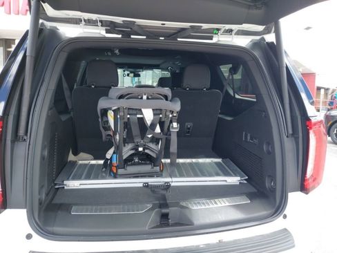 Used 2023 GMC Yukon XL AT4 image 16