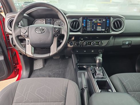 Used 2017 Toyota Tacoma SR5 AWD/4WD image 27