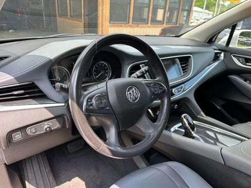 Used 2019 Buick Enclave Essence image 7