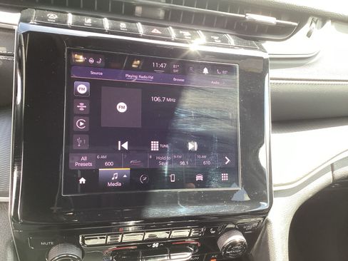 Used 2025 Jeep Grand Cherokee L Laredo RWD image 19
