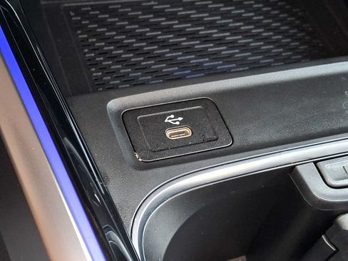 Used 2026 Mercedes-Benz GLB 250 4MATIC image 21