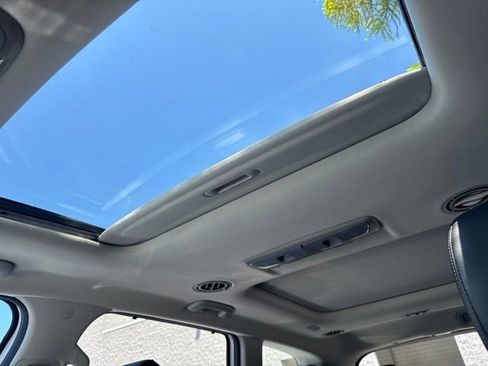 Used 2022 Kia Telluride SX w/ Nightfall Edition Package AWD/4WD image 8
