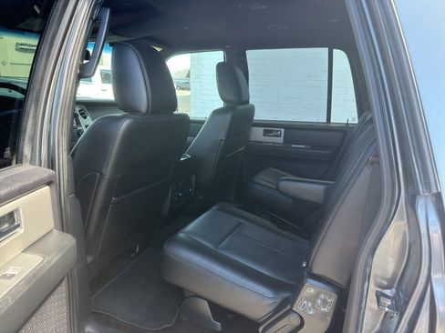 Used 2015 Ford Expedition EL XLT w/ Equipment Group 202A AWD/4WD image 9