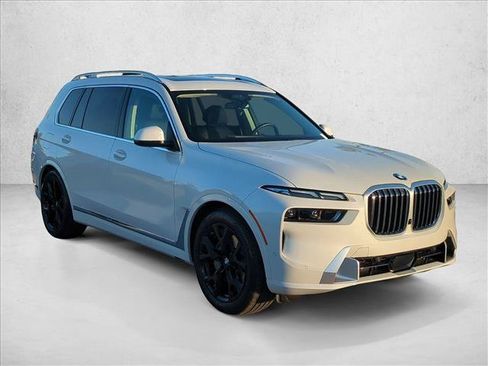 Certified 2026 BMW X7 xDrive40i AWD/4WD image 3