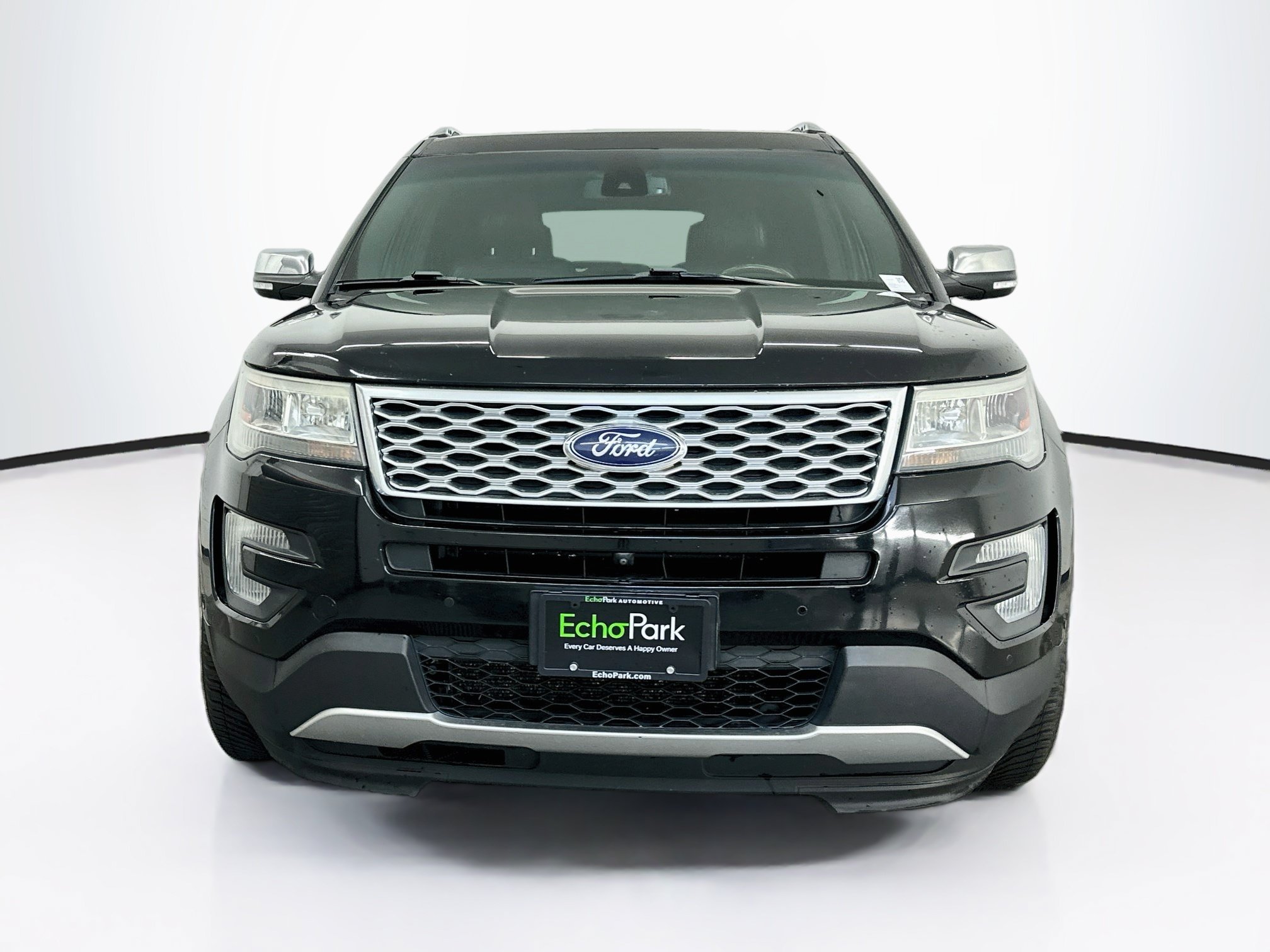 Used 2016 Ford Explorer Platinum AWD/4WD image 2