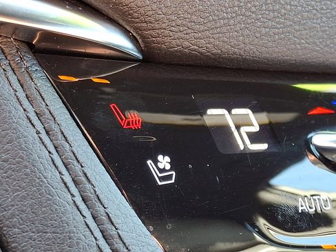 Used 2022 Cadillac XT5 Premium Luxury image 24