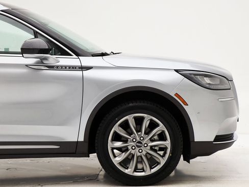 Used 2022 Lincoln Corsair AWD w/ Premium Package image 3