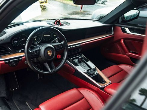 Used 2021 Porsche 911 Carrera S RWD image 29
