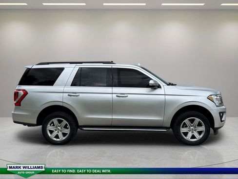 Used 2019 Ford Expedition XLT w/ Equipment Group 202A AWD/4WD image 2