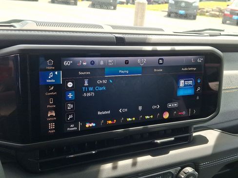 Used 2025 Jeep Wrangler Unlimited Sahara w/ Safety Group AWD/4WD image 16