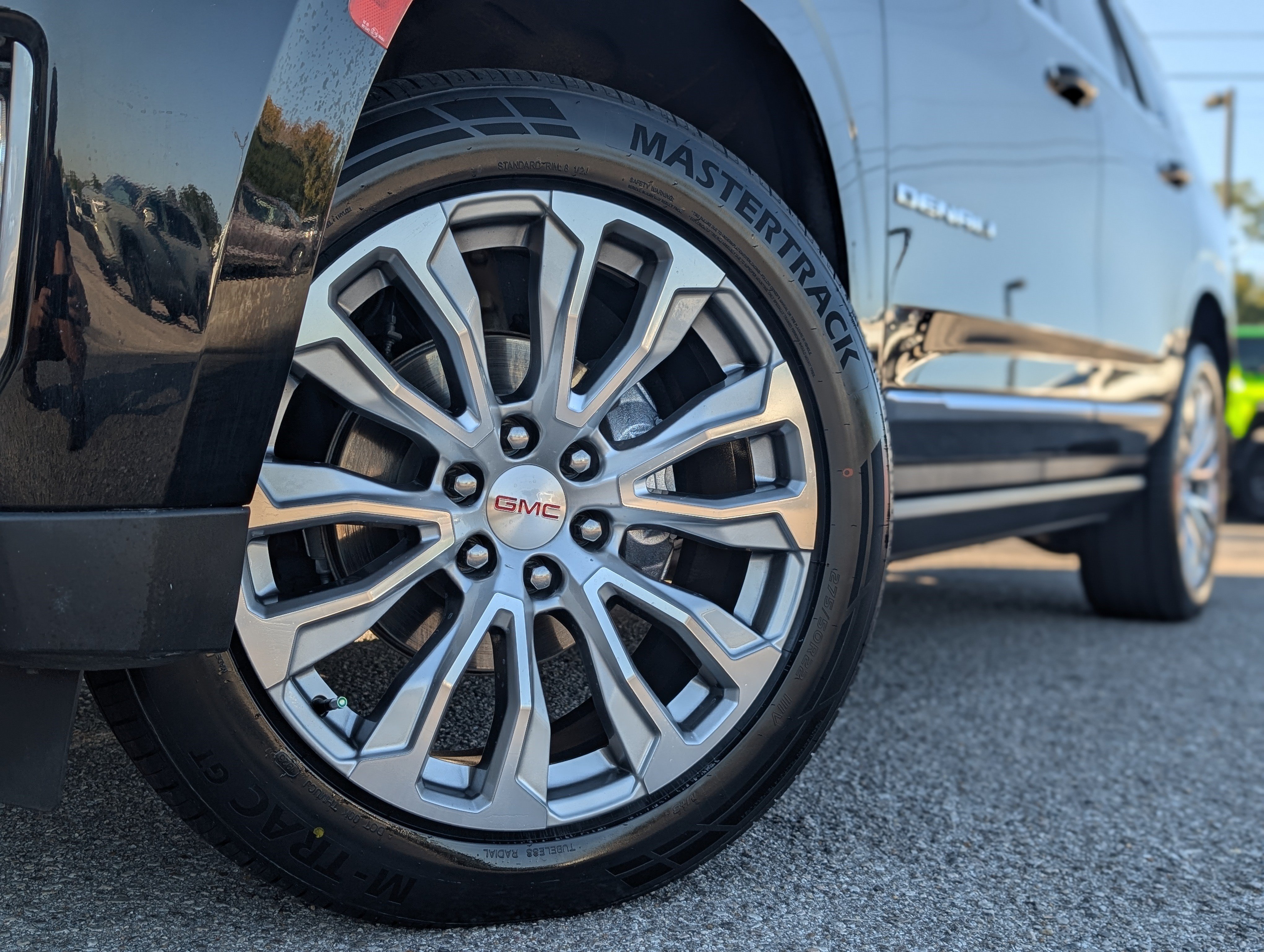 Used 2023 GMC Yukon Denali AWD/4WD image 35
