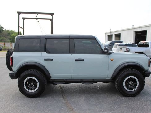 Used 2024 Ford Bronco Badlands AWD/4WD image 7