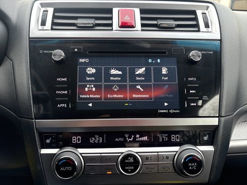 Used 2017 Subaru Outback 2.5i Premium image 14