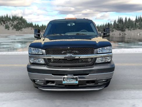 Used 2004 Chevrolet Silverado 2500 LT w/ Heavy-Duty Power Package AWD/4WD image 2