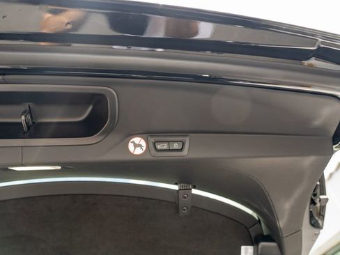 Used 2025 Rolls-Royce Cullinan image 8