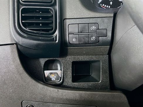 Used 2024 RAM ProMaster 2500 w/ Convenience Group FWD image 31