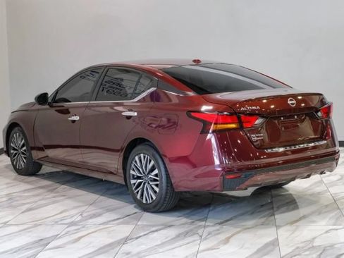 Used 2023 Nissan Altima 2.5 SV FWD image 16