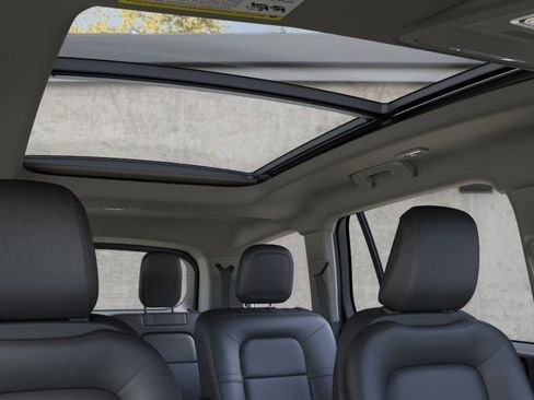 New 2025 Lincoln Aviator AWD w/ Equipment Group 101A image 22