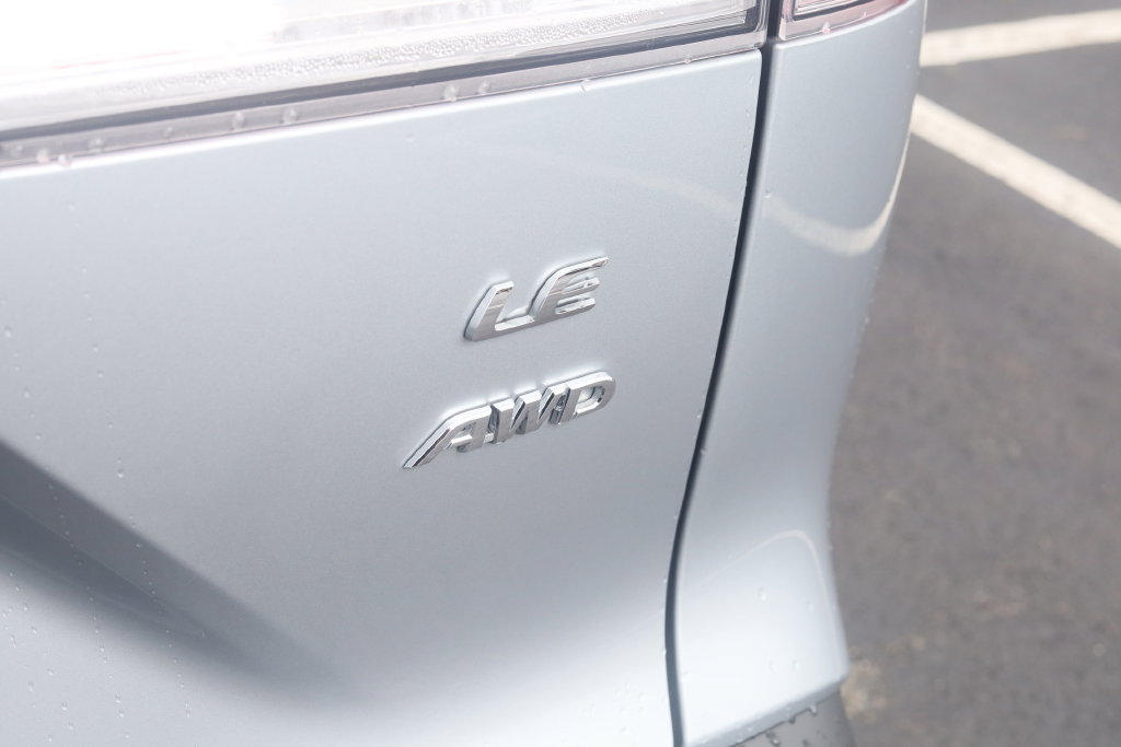 Certified 2024 Toyota Corolla Cross LE AWD/4WD image 31