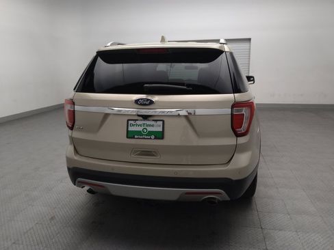 Used 2017 Ford Explorer XLT w/ Equipment Group 201A FWD image 7