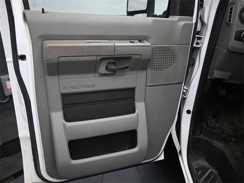 Used 2024 Ford E-350 and Econoline 350 Super Duty w/ Power Windows & Locks Group image 9