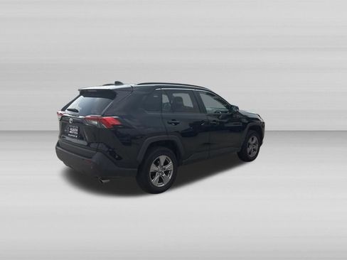 Used 2025 Toyota RAV4 XLE AWD/4WD image 5