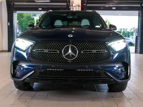 Used 2023 Mercedes-Benz GLC 300 4MATIC image 2