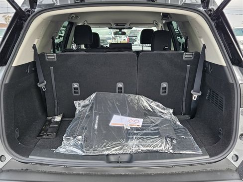 New 2025 Nissan Pathfinder SV image 10