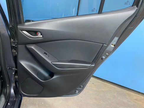 Used 2015 MAZDA MAZDA3 i Touring w/ Technology Package image 44