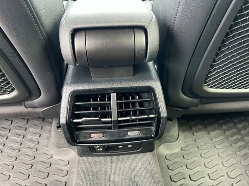 Used 2022 Audi Q3 2.0T Premium AWD/4WD image 9