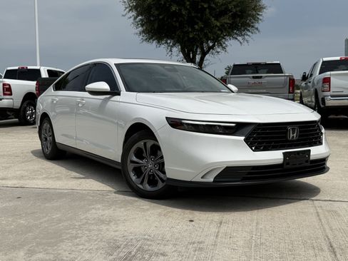 Used 2024 Honda Accord EX image 2