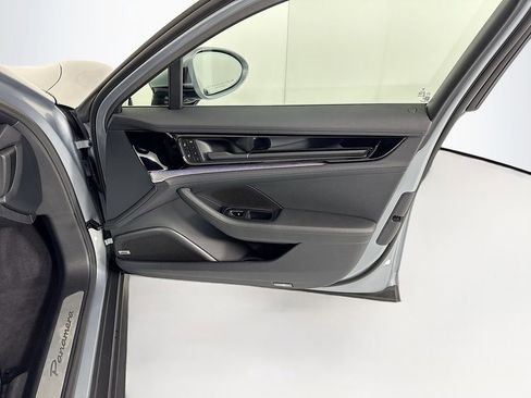 Used 2025 Porsche Panamera RWD image 26