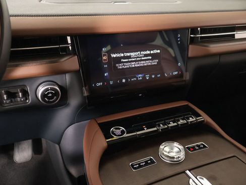 New 2026 Lincoln Navigator Reserve AWD/4WD image 6