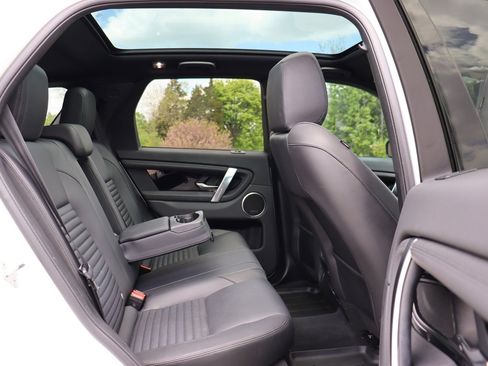 Used 2023 Land Rover Discovery Sport SE AWD/4WD image 17
