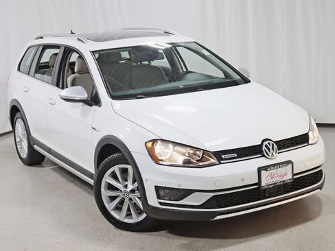 Used 2017 Volkswagen Golf Alltrack SE image 6