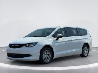Used 2022 Chrysler Voyager LX FWD video 2