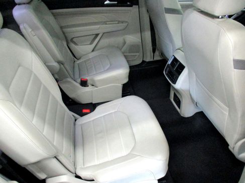 Used 2021 Volkswagen Atlas SEL Premium image 16