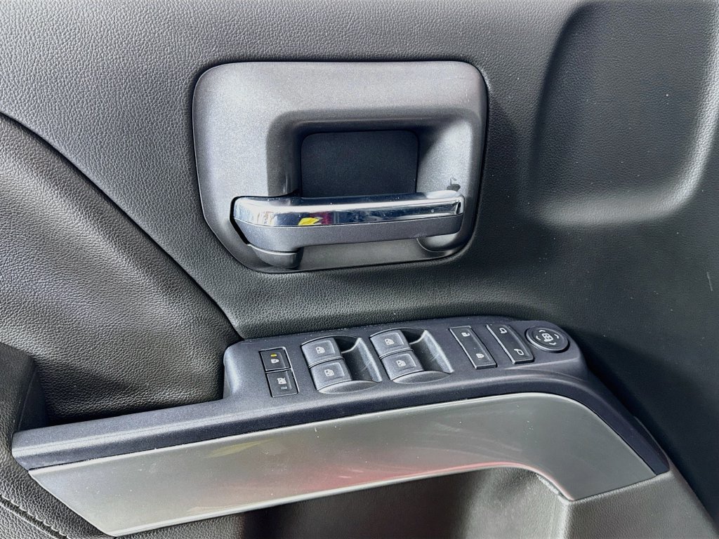 Used 2018 Chevrolet Silverado 1500 LT w/ Texas Edition RWD image 16