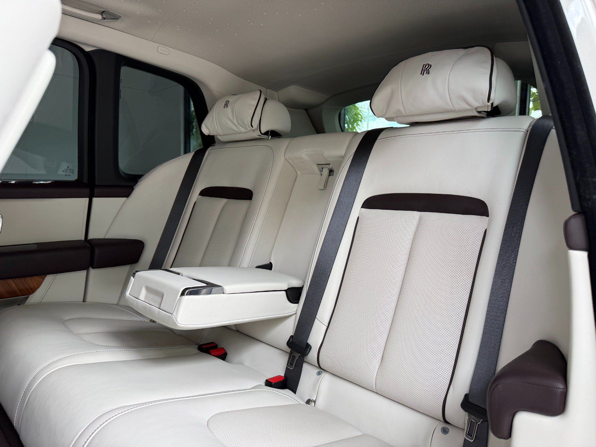 Used 2020 Rolls-Royce Cullinan AWD/4WD image 25