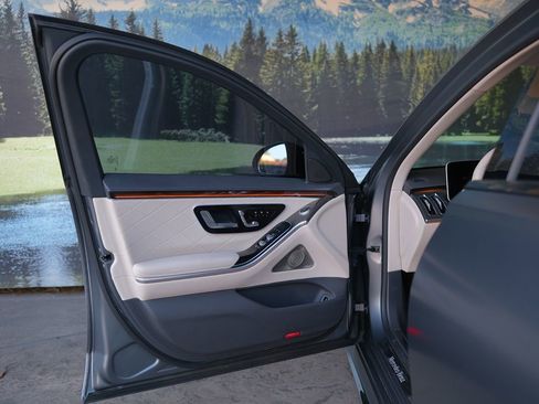 Used 2023 Mercedes-Benz S 580 4MATIC Sedan image 10