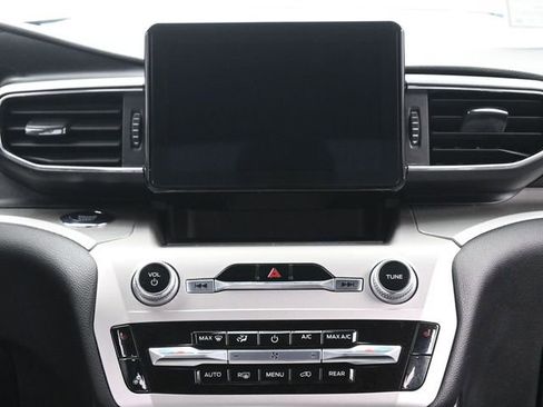 Used 2021 Ford Explorer XLT w/ Equipment Group 202A image 28