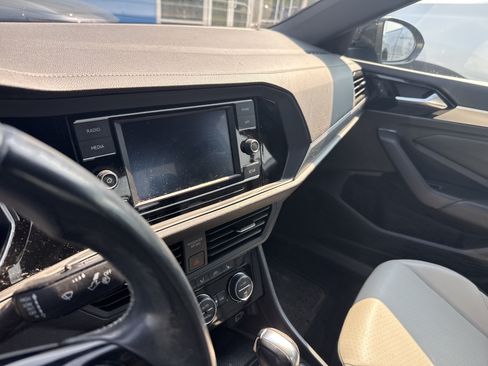 Used 2019 Volkswagen Jetta R-Line FWD image 10
