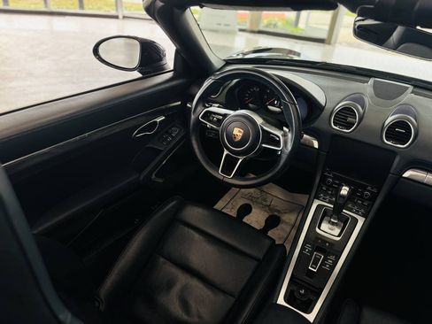 Used 2019 Porsche 718 Boxster RWD image 41