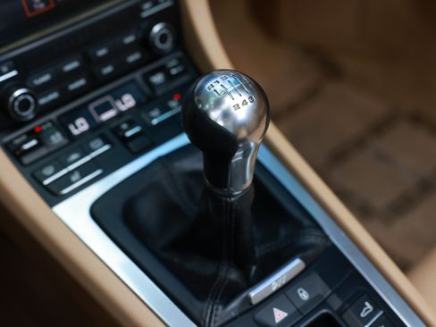 Used 2017 Porsche 911 Carrera 4 AWD/4WD image 38