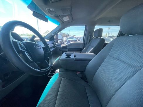 Used 2019 Ford F250 XLT w/ Snow Plow Prep Package image 6