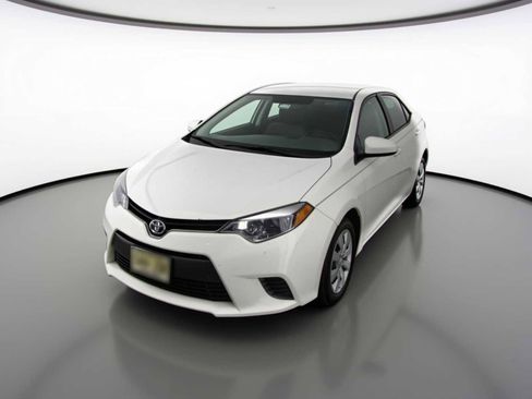 Used 2015 Toyota Corolla LE image 1